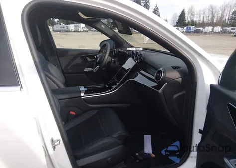 2024 Mercedes-Benz Glc 300 4Matic Suv z USA, uszkodzony, nr VIN W1NKM4HBXRF228570